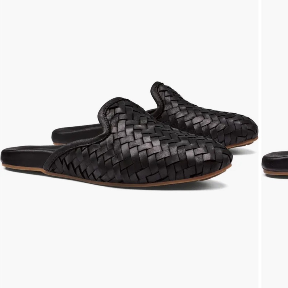 Women’s OluKai Black Leather Slip-On  with woven design size 6